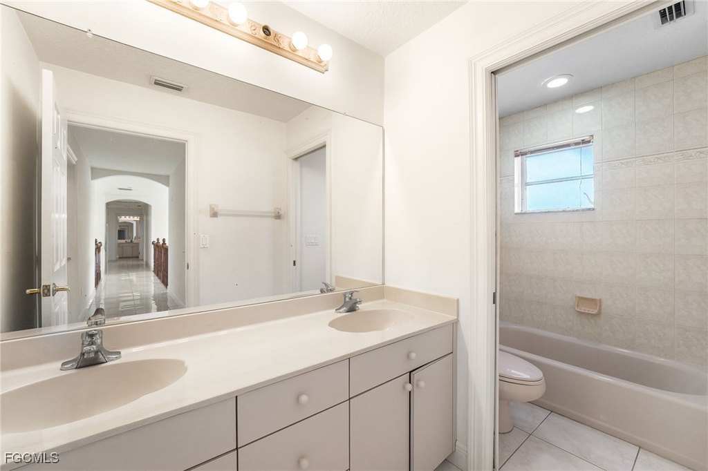 Fort Myers, Florida, 33908, United States, 6 Bedrooms Bedrooms, ,4.5 BathroomsBathrooms,Residential,Forsale,2004755