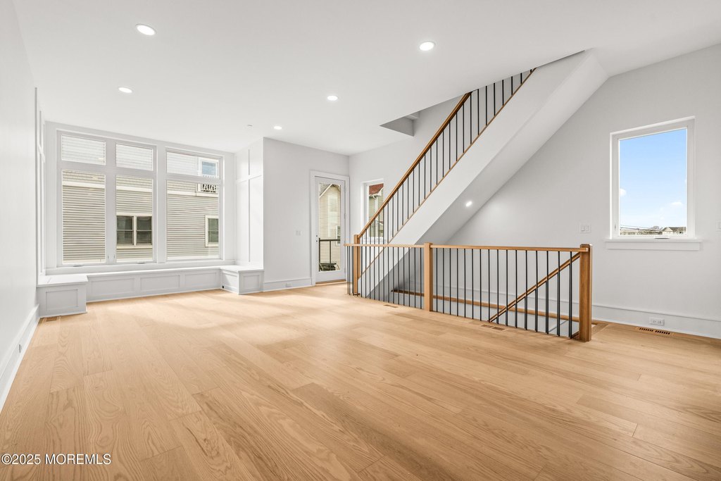 Sea Bright, New Jersey, 07760, United States, 5 Bedrooms Bedrooms, ,4 BathroomsBathrooms,Residential,Forsale,2014193