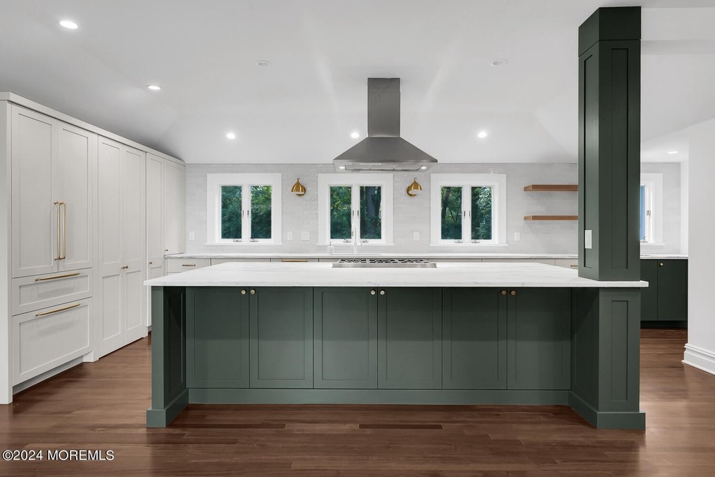 Highlands, New Jersey, 07732, United States, 5 Bedrooms Bedrooms, ,4.5 BathroomsBathrooms,Residential,Forsale,2008381