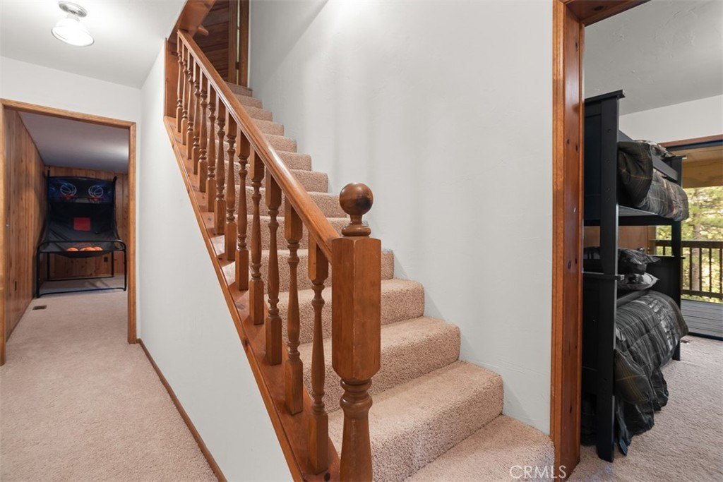 Lake Arrowhead, California, 92352, United States, 5 Bedrooms Bedrooms, ,3.5 BathroomsBathrooms,Residential,Forsale,1953304