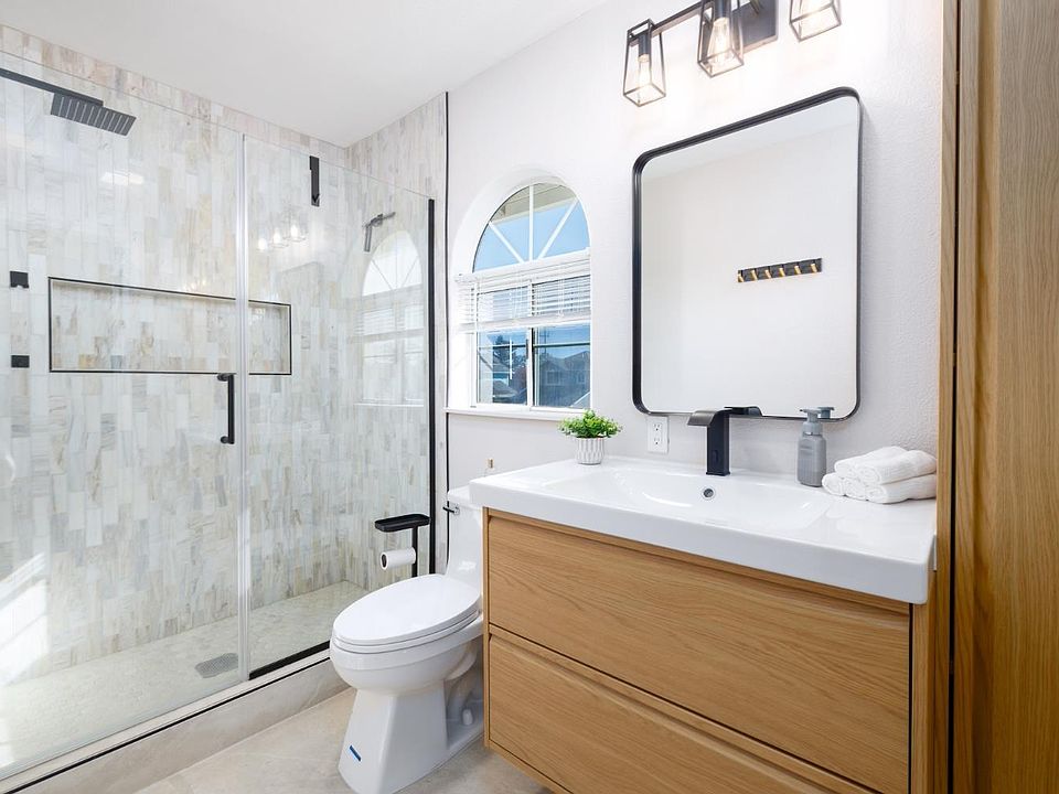 Santa Rosa, California, 95401, United States, 4 Bedrooms Bedrooms, ,3 BathroomsBathrooms,Residential,Forsale,1999291