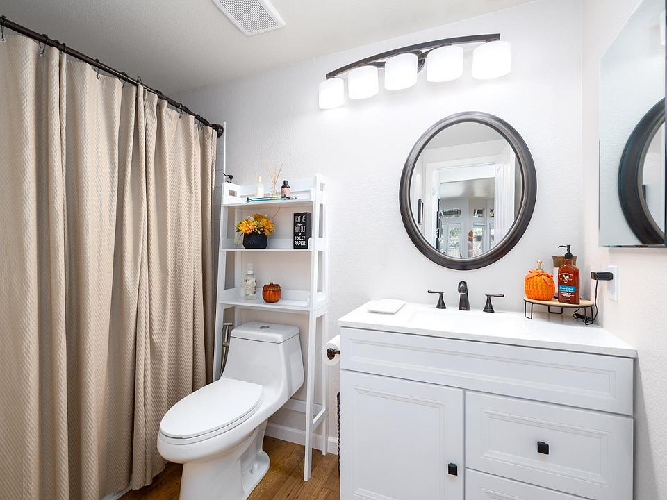 Santa Rosa, California, 95401, United States, 4 Bedrooms Bedrooms, ,3 BathroomsBathrooms,Residential,Forsale,1999291