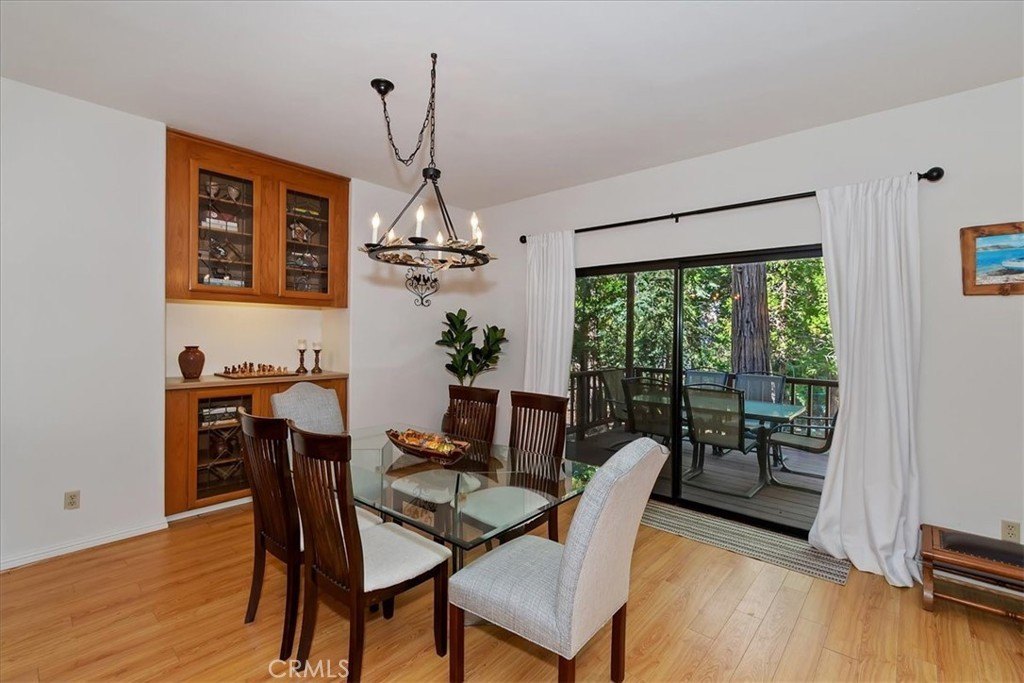 Lake Arrowhead, California, 92352, United States, 4 Bedrooms Bedrooms, ,3 BathroomsBathrooms,Residential,Forsale,2004860