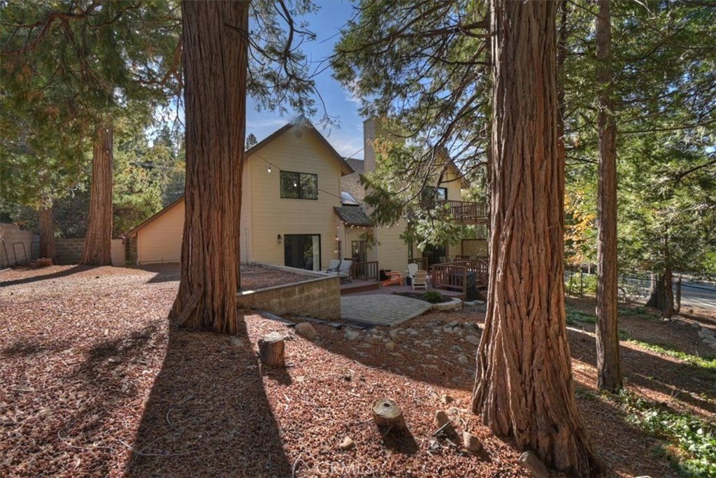 Lake Arrowhead, California, 92352, United States, 4 Bedrooms Bedrooms, ,3 BathroomsBathrooms,Residential,Forsale,2004860