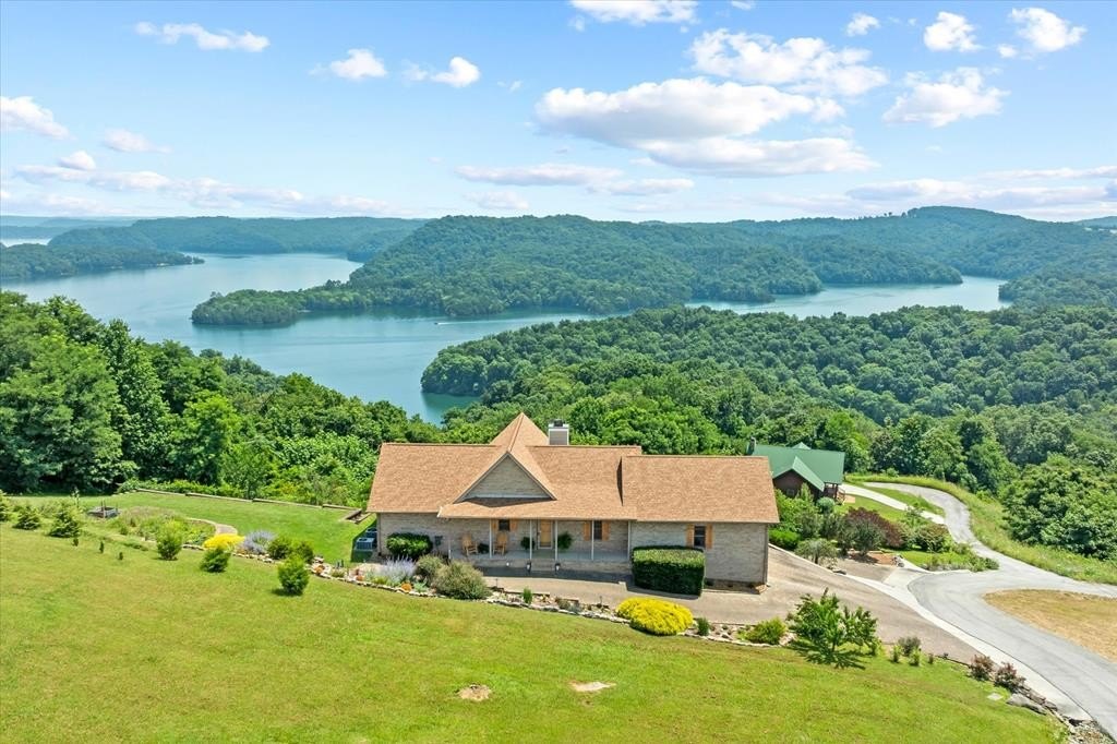 Hilham, Tennessee, 38568, United States, 4 Bedrooms Bedrooms, ,3 BathroomsBathrooms,Residential,Forsale,1929824