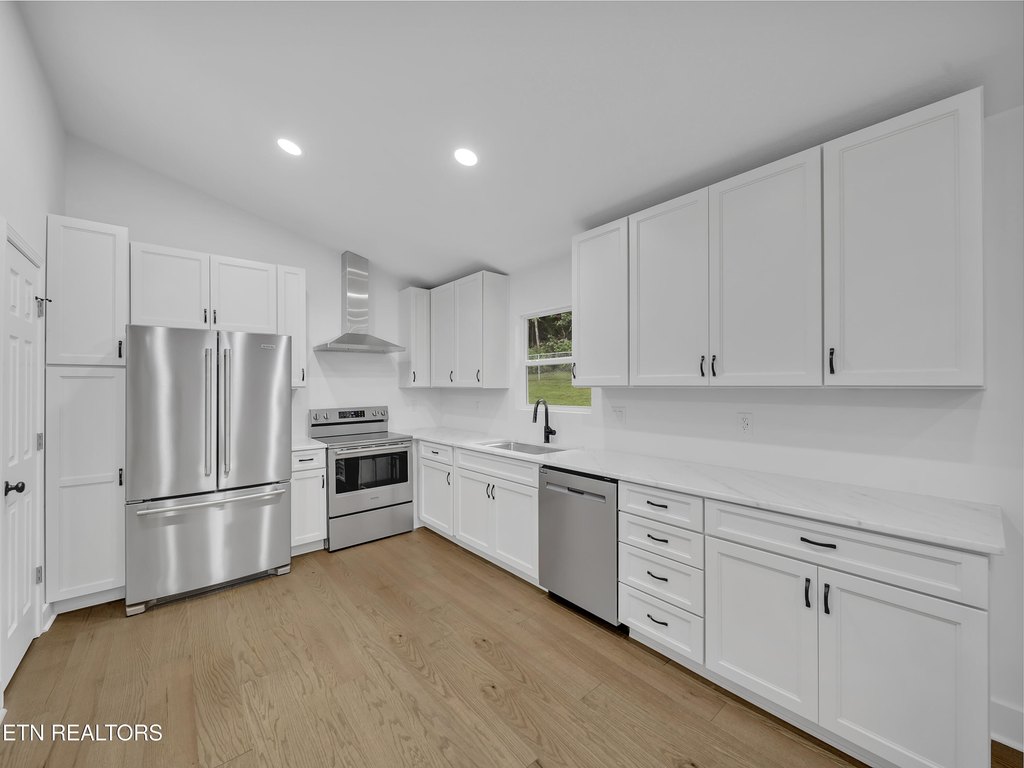 Maryville, Tennessee, 37801, United States, 3 Bedrooms Bedrooms, ,3 BathroomsBathrooms,Residential,Forsale,1973600