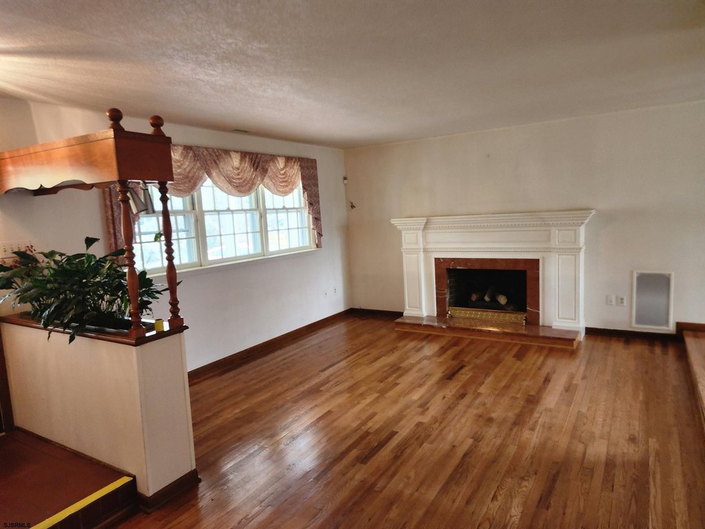 Linwood, New Jersey, 08221, United States, 4 Bedrooms Bedrooms, ,2 BathroomsBathrooms,Residential,Forsale,2004614