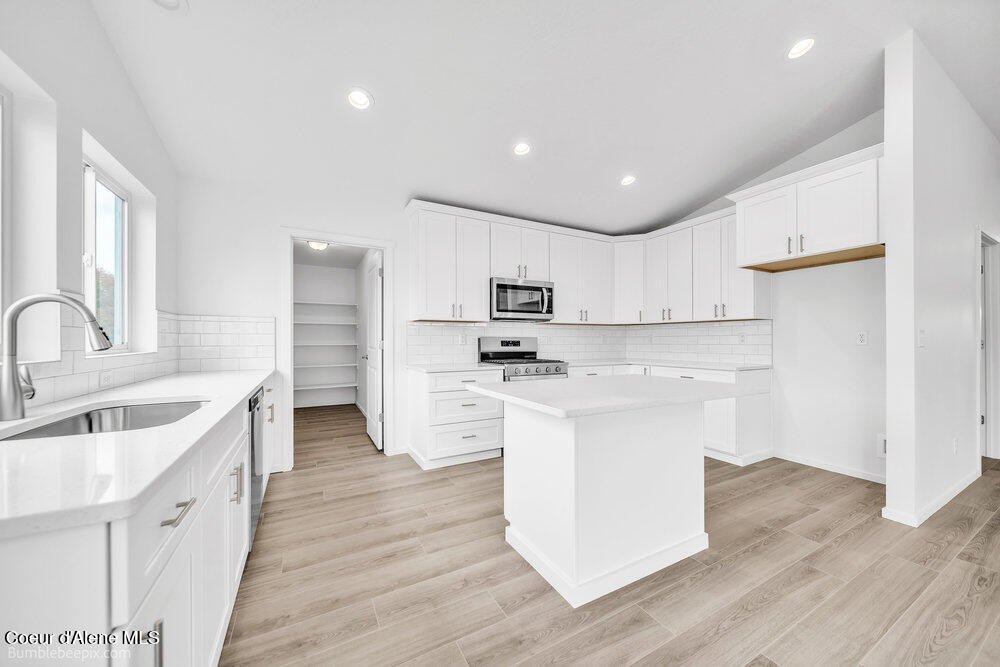 Post Falls, Idaho, 83854, United States, 3 Bedrooms Bedrooms, ,2 BathroomsBathrooms,Residential,Forsale,1984587