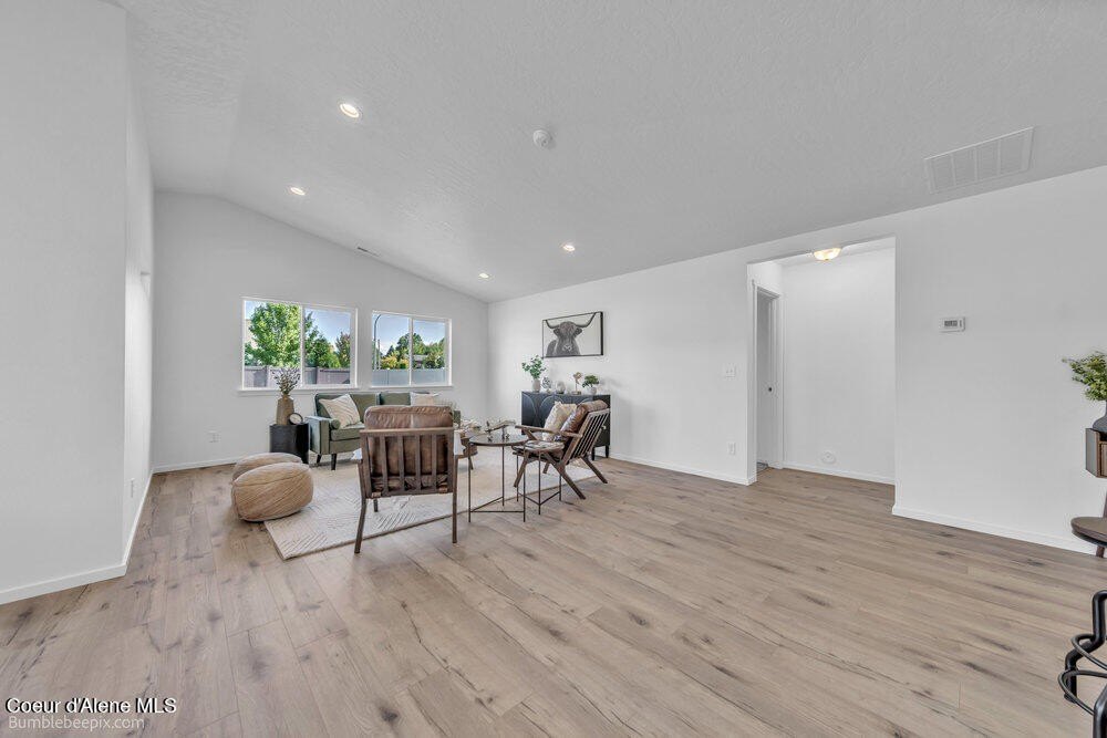 Post Falls, Idaho, 83854, United States, 3 Bedrooms Bedrooms, ,2 BathroomsBathrooms,Residential,Forsale,1984543