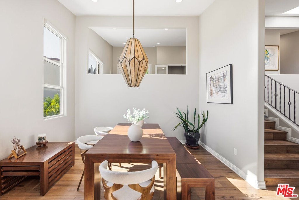 Malibu, California, 90265, United States, 4 Bedrooms Bedrooms, ,3.5 BathroomsBathrooms,Residential,Forsale,2009613