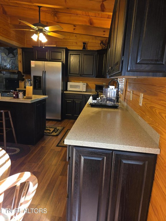 Sevierville, Tennessee, 37876, United States, 1 Bedroom Bedrooms, ,3 BathroomsBathrooms,Residential,Forsale,2012715