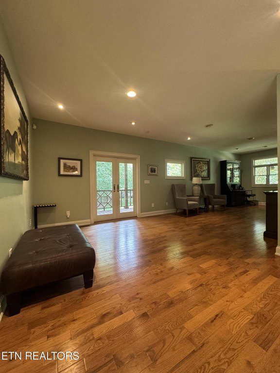 Kingston, Tennessee, 37763, United States, 4 Bedrooms Bedrooms, ,3.5 BathroomsBathrooms,Residential,Forsale,1893802