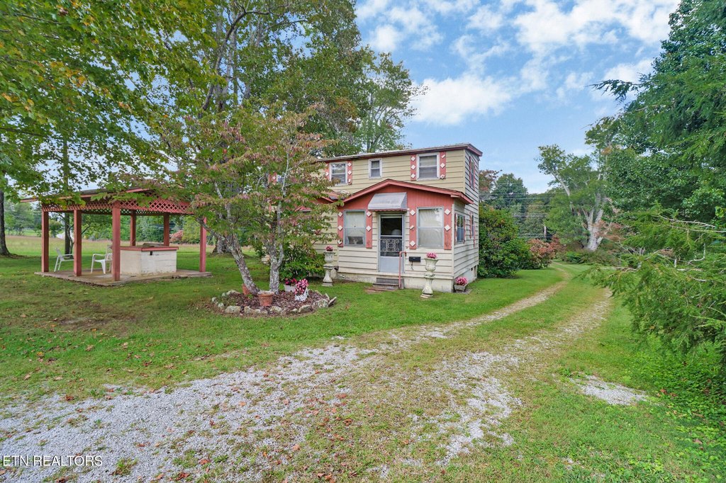 Crossville, Tennessee, 38555, United States, 3 Bedrooms Bedrooms, ,2 BathroomsBathrooms,Residential,Forsale,1952854