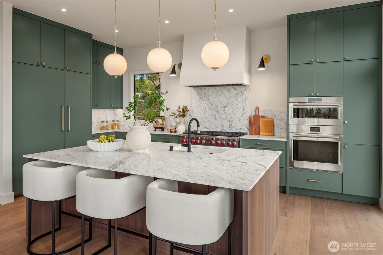 Clyde Hill, Washington, 98004, United States, 5 Bedrooms Bedrooms, ,4 BathroomsBathrooms,Residential,Forsale,2004453