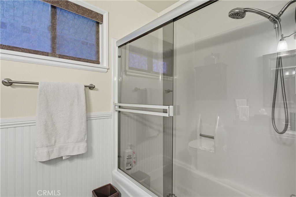 Lake Arrowhead, California, 92352, United States, 4 Bedrooms Bedrooms, ,3 BathroomsBathrooms,Residential,Forsale,1971047