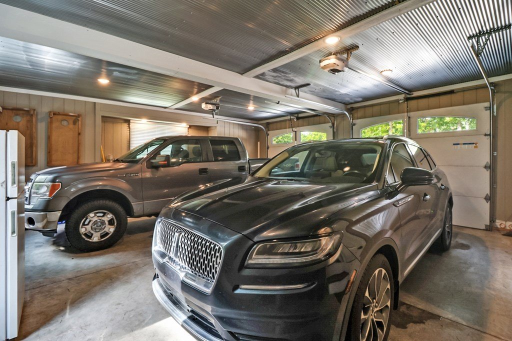 Jamestown, Tennessee, 38556, United States, 4 Bedrooms Bedrooms, ,4 BathroomsBathrooms,Residential,Forsale,1929826