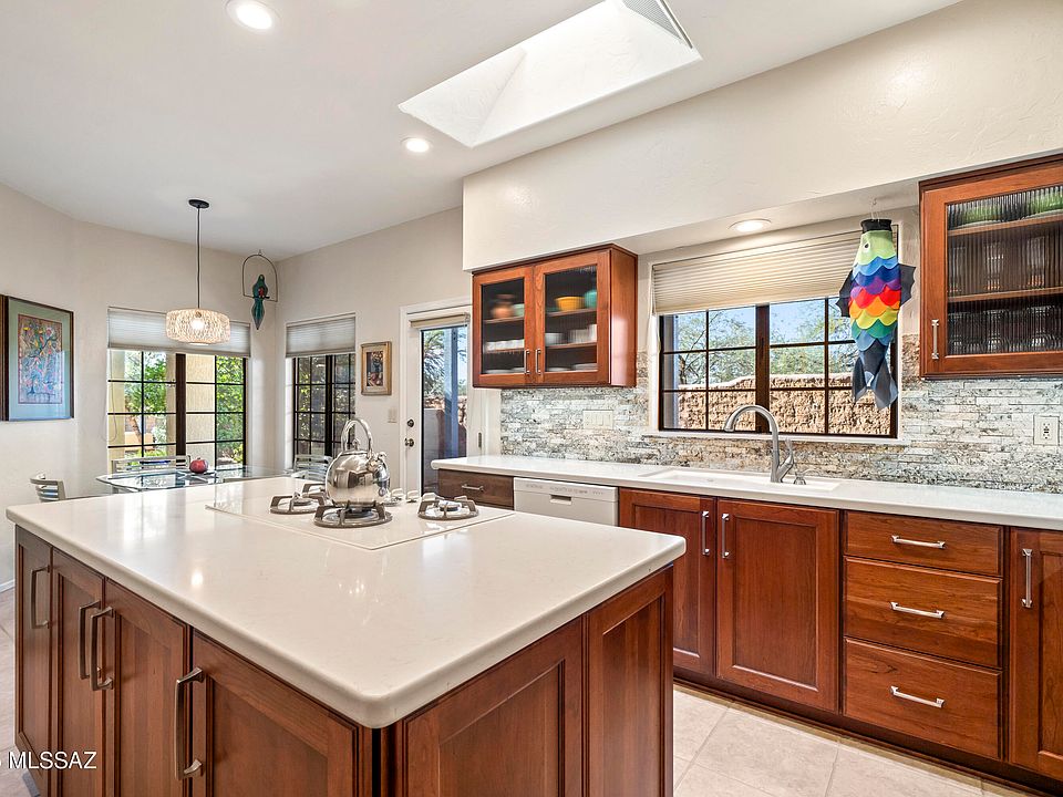 Tucson, Arizona, 85712, United States, 3 Bedrooms Bedrooms, ,2 BathroomsBathrooms,Residential,Forsale,2004426