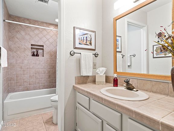 Tucson, Arizona, 85712, United States, 3 Bedrooms Bedrooms, ,2 BathroomsBathrooms,Residential,Forsale,2004426