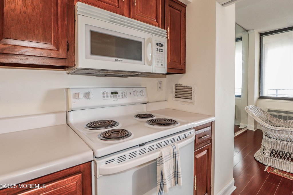 Monmouth Beach, New Jersey, 07750, United States, 1 Bedroom Bedrooms, ,1.5 BathroomsBathrooms,Residential,Forsale,2012963