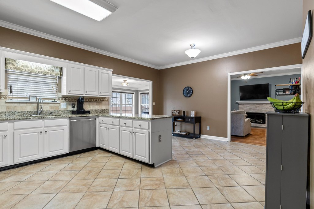 Chattanooga, Tennessee, 37421, United States, 4 Bedrooms Bedrooms, ,2.5 BathroomsBathrooms,Residential,Forsale,2009588