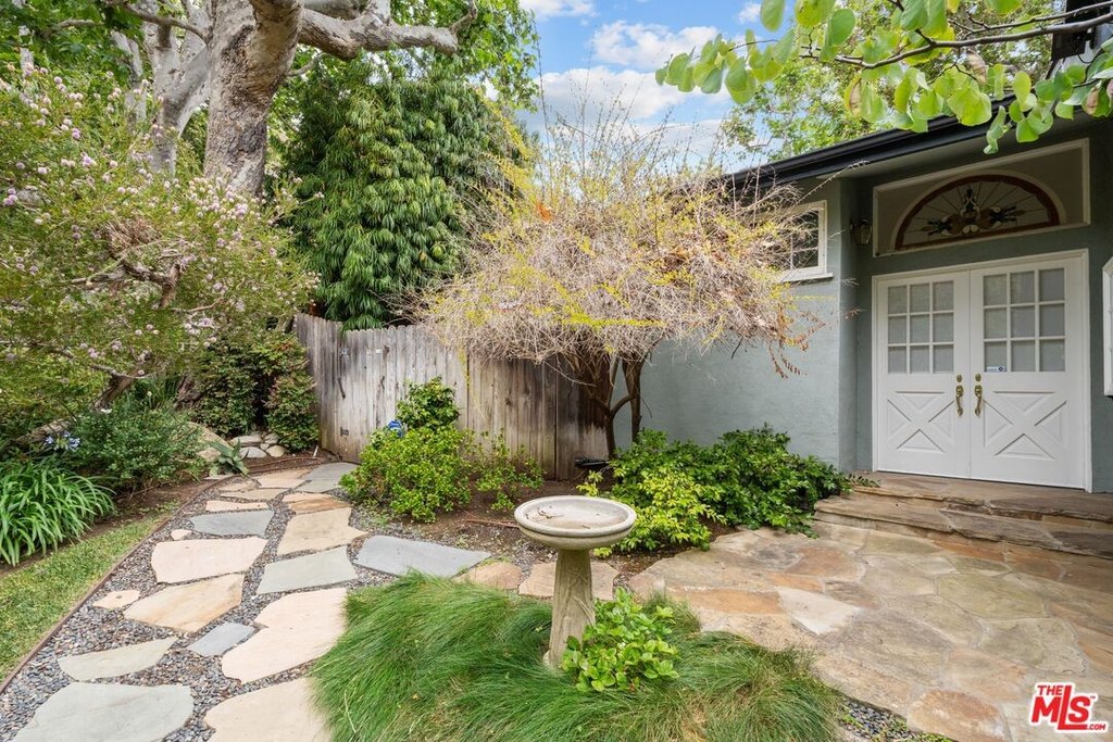 Malibu, California, 90265, United States, 4 Bedrooms Bedrooms, ,2.5 BathroomsBathrooms,Residential,Forsale,2009611