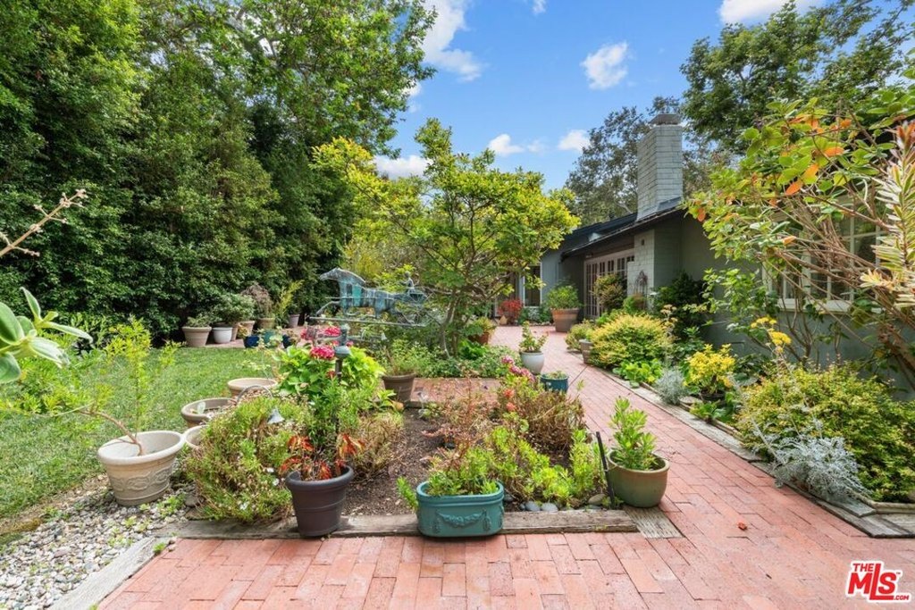 Malibu, California, 90265, United States, 4 Bedrooms Bedrooms, ,2.5 BathroomsBathrooms,Residential,Forsale,2009611