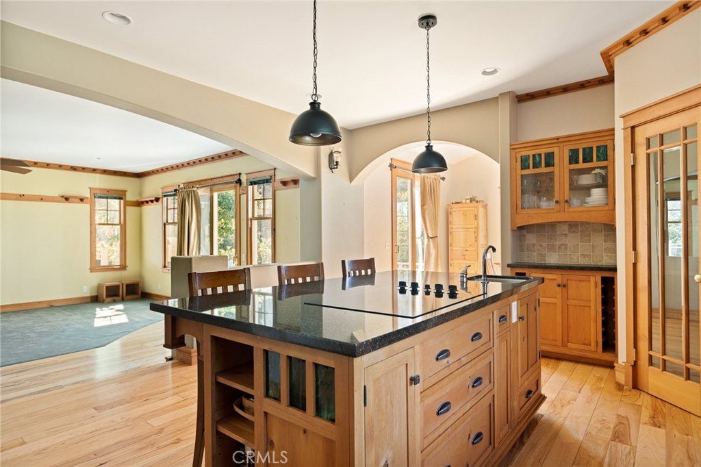 Running Springs, California, 92382, United States, 2 Bedrooms Bedrooms, ,3 BathroomsBathrooms,Residential,Forsale,1971043