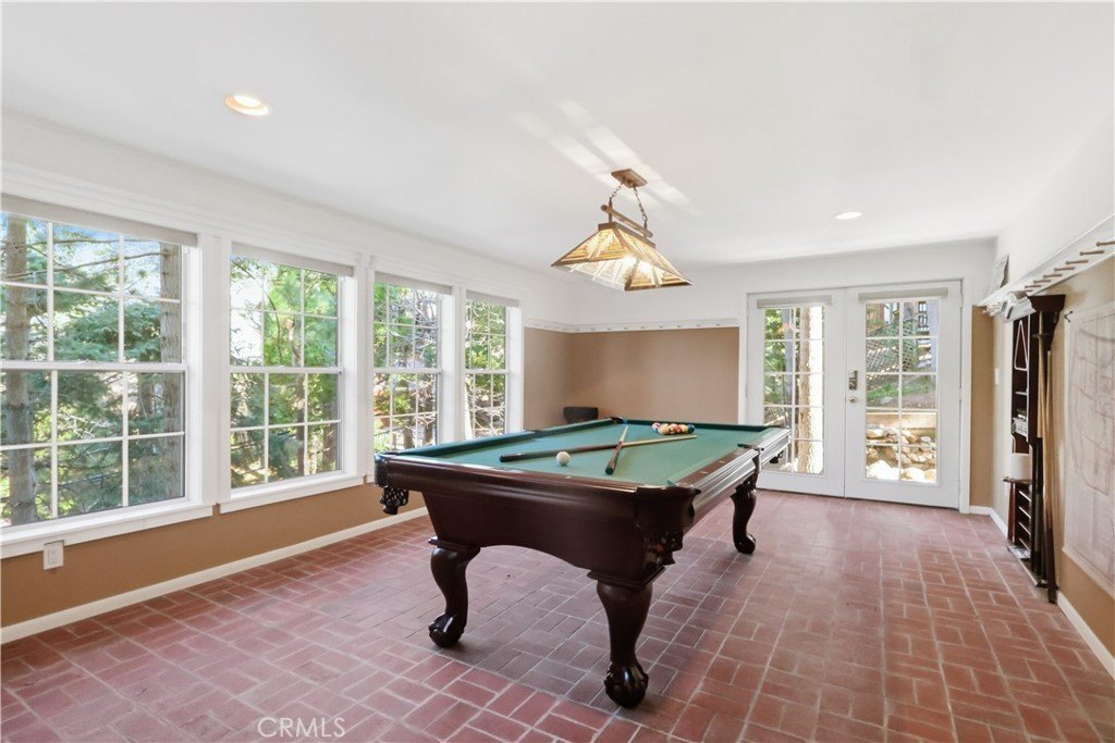 Lake Arrowhead, California, 92352, United States, 4 Bedrooms Bedrooms, ,3.5 BathroomsBathrooms,Residential,Forsale,2004861