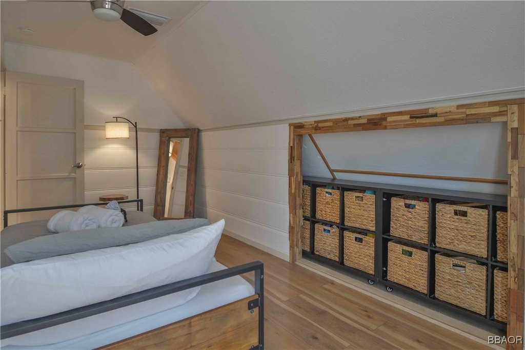 Lake Arrowhead, California, 92352, United States, 2 Bedrooms Bedrooms, ,2 BathroomsBathrooms,Residential,Forsale,1886279