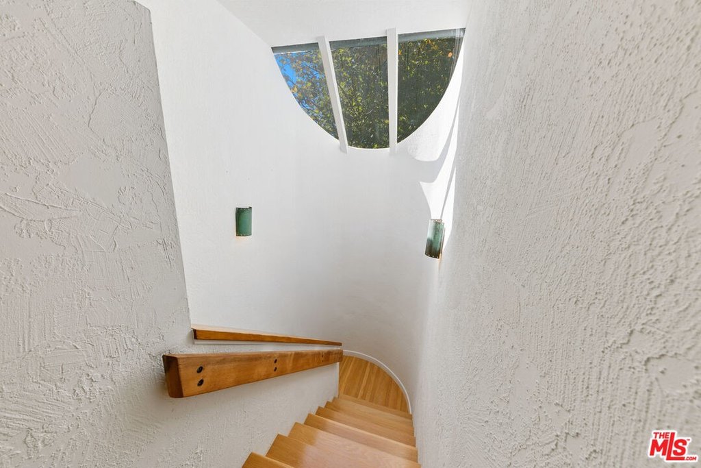 Malibu, California, 90265, United States, 3 Bedrooms Bedrooms, ,3 BathroomsBathrooms,Residential,Forsale,2001431