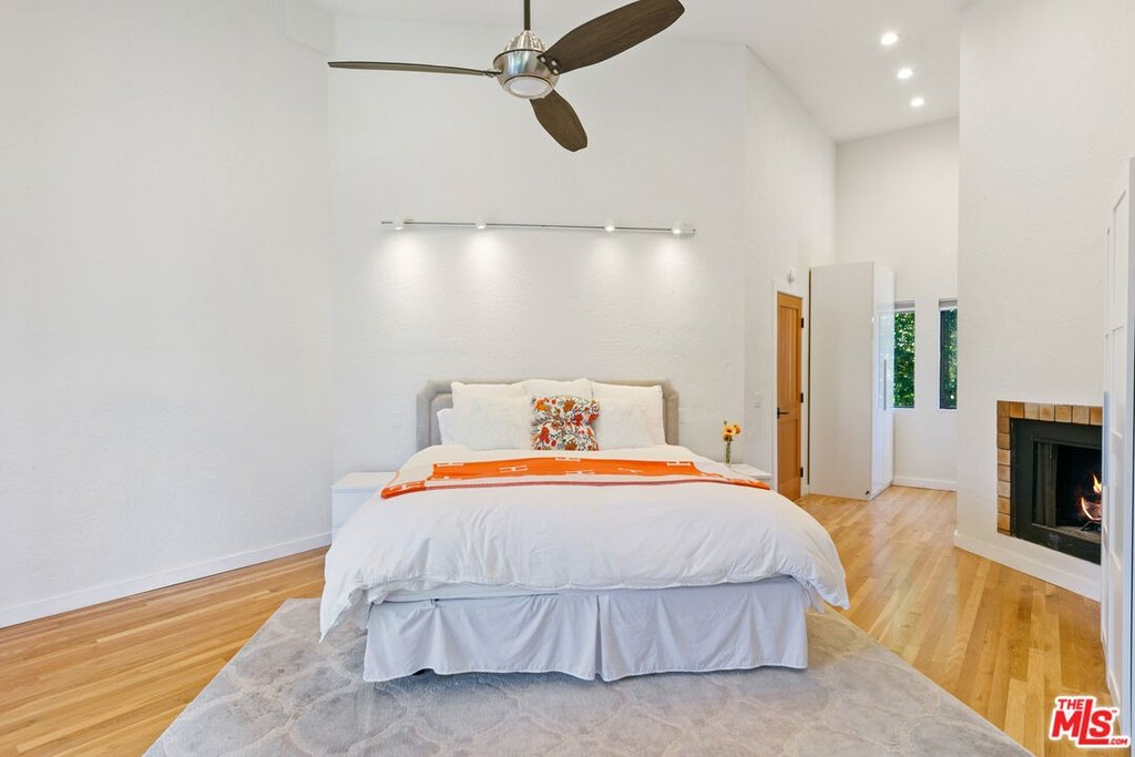 Malibu, California, 90265, United States, 3 Bedrooms Bedrooms, ,3 BathroomsBathrooms,Residential,Forsale,2001431