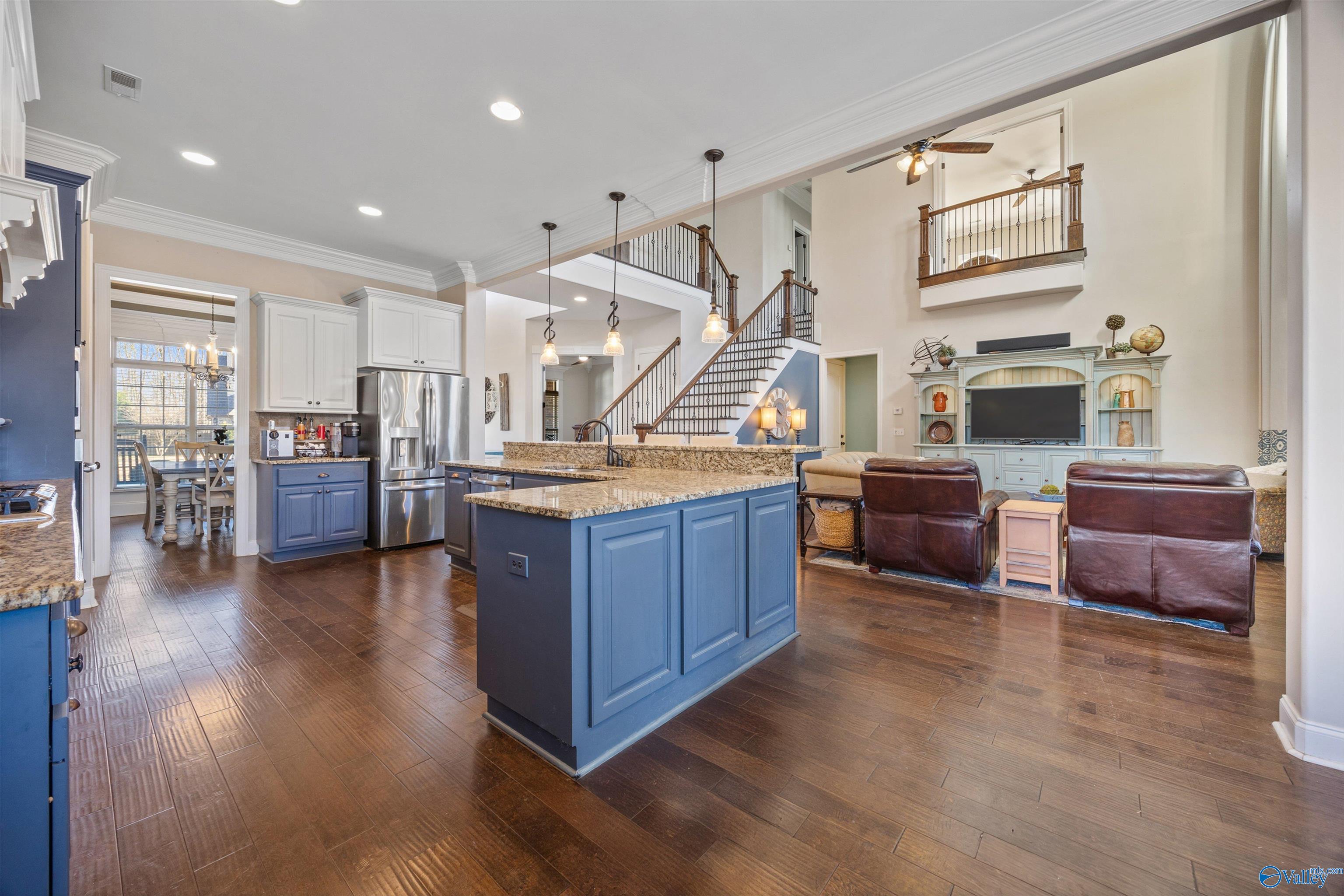 Owens Cross Roads, Alabama, 35763, United States, 5 Bedrooms Bedrooms, ,3.5 BathroomsBathrooms,Residential,Forsale,2007708