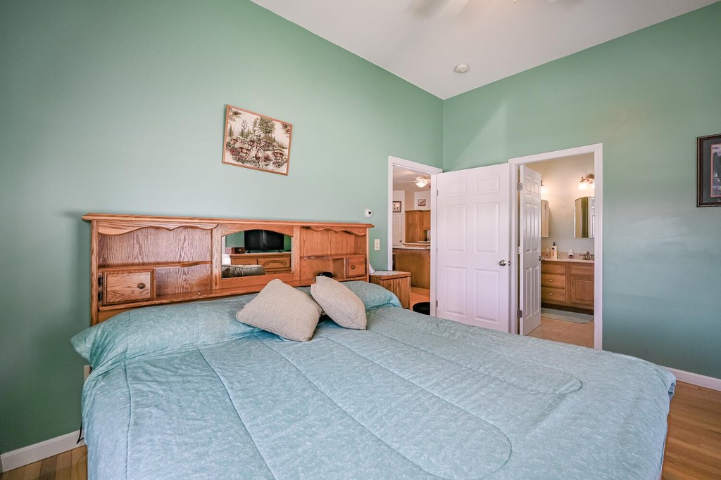 Hallowell, Maine, 04347, United States, 2 Bedrooms Bedrooms, ,3 BathroomsBathrooms,Residential,Forsale,2011250