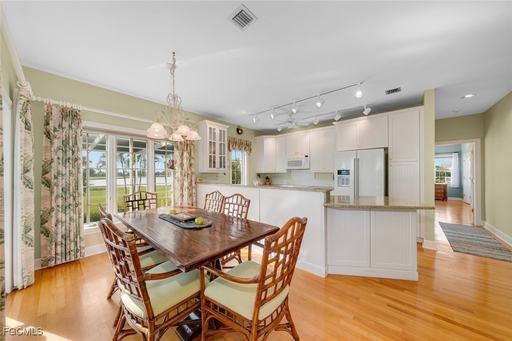 Sanibel, Florida, 33957, United States, 5 Bedrooms Bedrooms, ,3 BathroomsBathrooms,Residential,Forsale,2004793