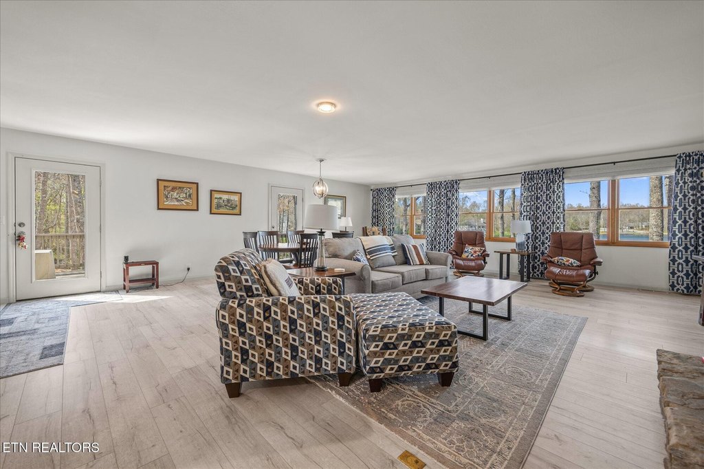 Crossville, Tennessee, 38558, United States, 3 Bedrooms Bedrooms, ,2 BathroomsBathrooms,Residential,Forsale,1907879