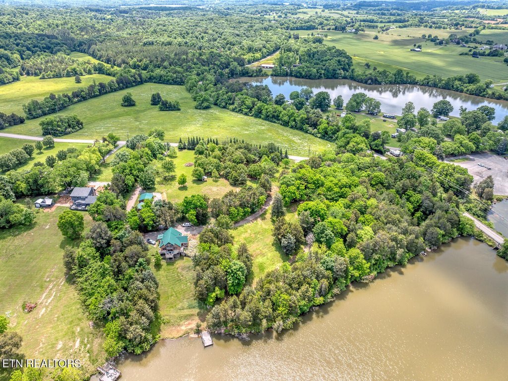 Louisville, Tennessee, 37777, United States, 2 Bedrooms Bedrooms, ,2 BathroomsBathrooms,Residential,Forsale,1893780