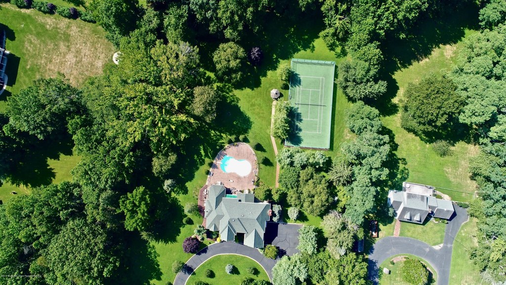 Holmdel, New Jersey, 07733, United States, 5 Bedrooms Bedrooms, ,6.5 BathroomsBathrooms,Residential,Forsale,2012947