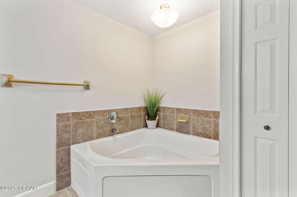 Daytona Beach Shores, Florida, 32118, United States, 3 Bedrooms Bedrooms, ,3 BathroomsBathrooms,Residential,Forsale,1964566