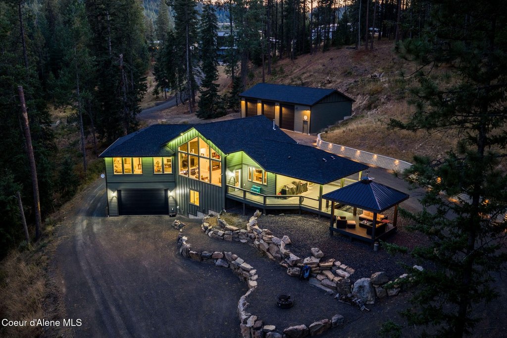 Coeur d'Alene, Idaho, 83814, United States, 4 Bedrooms Bedrooms, ,3 BathroomsBathrooms,Residential,Forsale,1984580