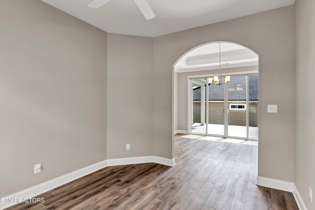 Loudon, Tennessee, 37774, United States, 3 Bedrooms Bedrooms, ,3 BathroomsBathrooms,Residential,Forsale,1910204