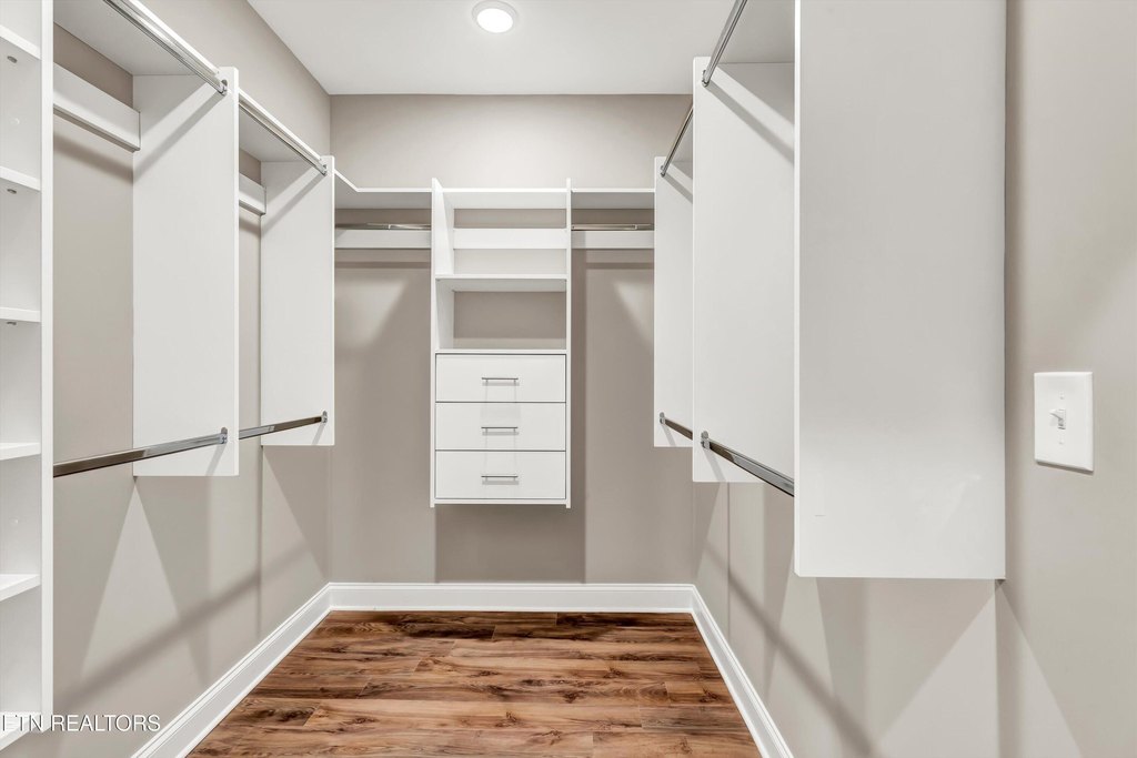 Loudon, Tennessee, 37774, United States, 3 Bedrooms Bedrooms, ,3 BathroomsBathrooms,Residential,Forsale,1910204