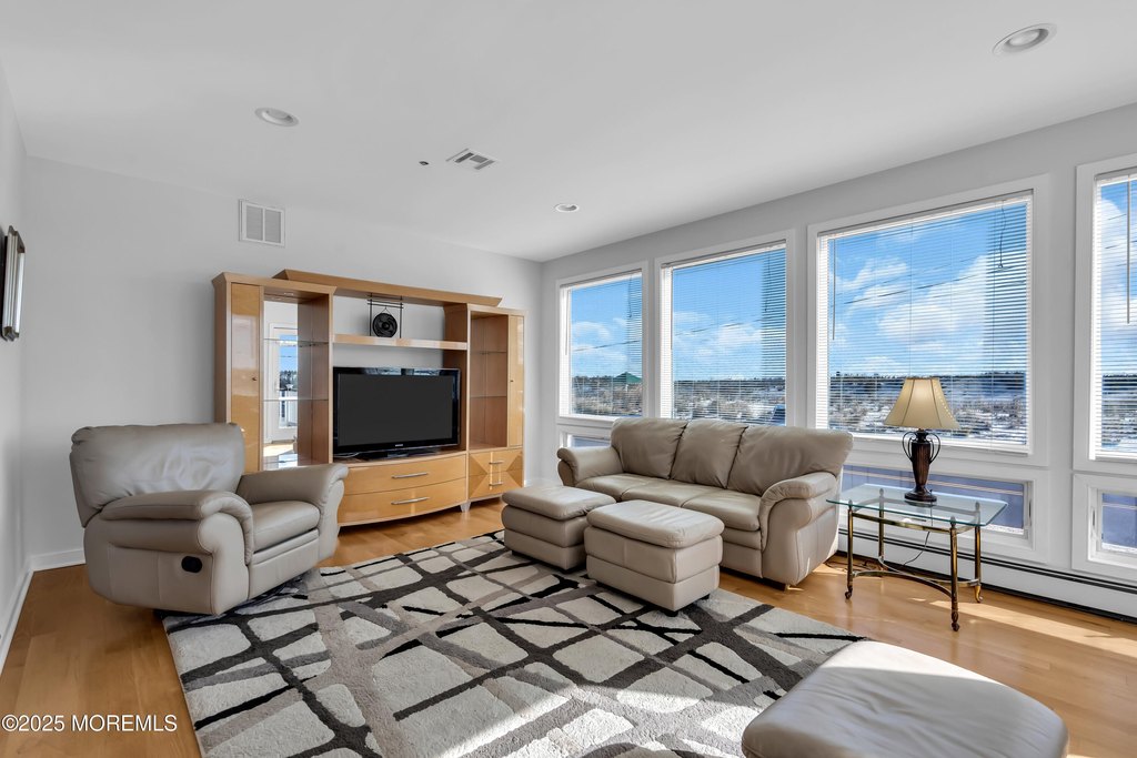 Seaside Park, New Jersey, 08752, United States, 6 Bedrooms Bedrooms, ,4 BathroomsBathrooms,Residential,Forsale,2008939