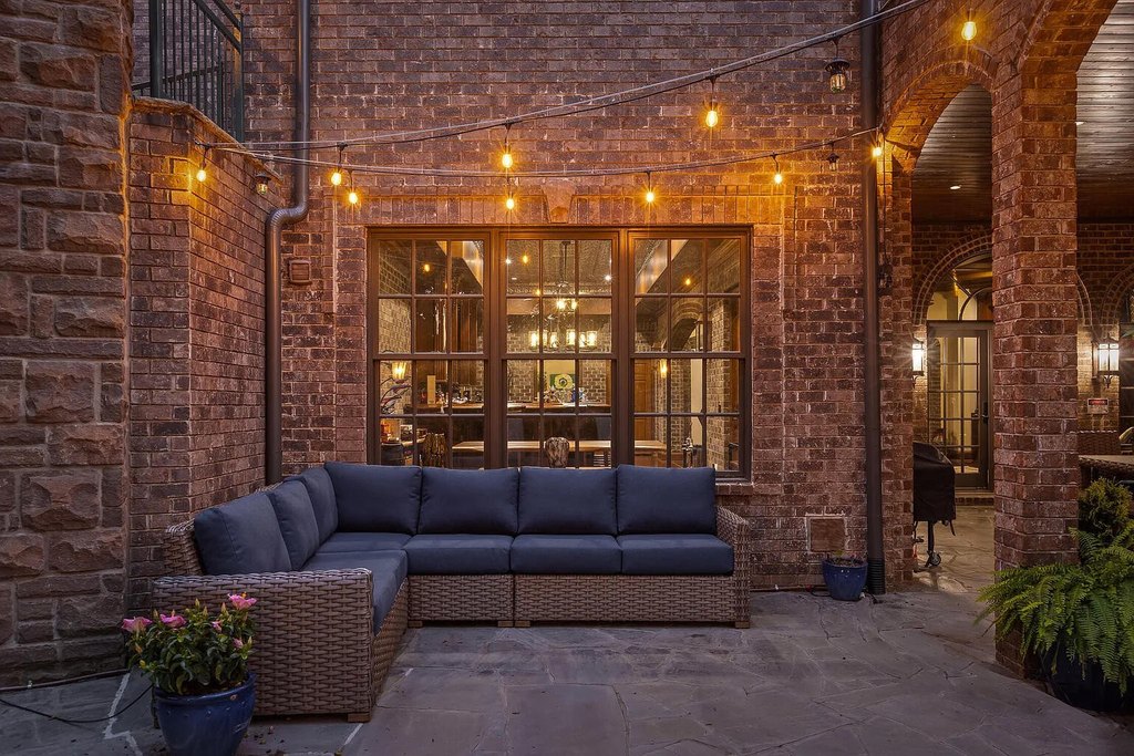 Signal Mountain, Tennessee, 37377, United States, 6 Bedrooms Bedrooms, ,6.5 BathroomsBathrooms,Residential,Forsale,1922158