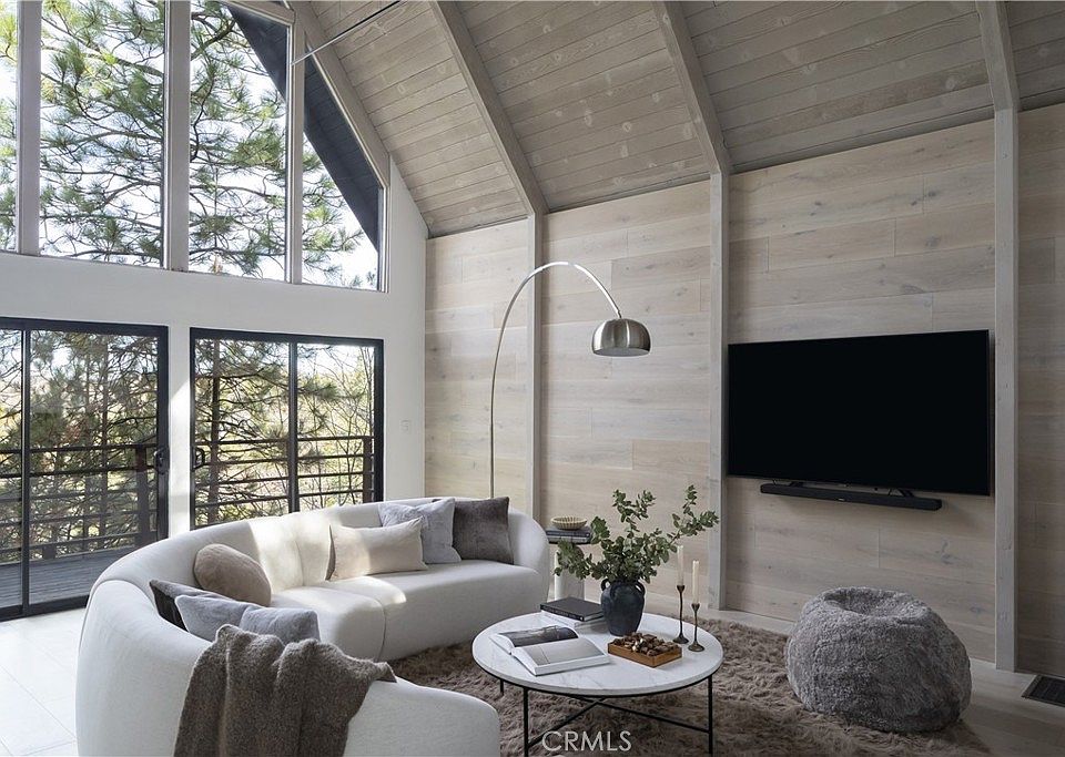 Lake Arrowhead, California, 92352, United States, 3 Bedrooms Bedrooms, ,3 BathroomsBathrooms,Residential,Forsale,2004866