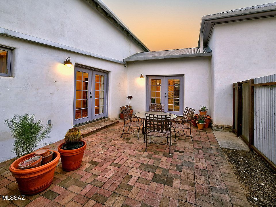 Tucson, Arizona, 85701, United States, 2 Bedrooms Bedrooms, ,3 BathroomsBathrooms,Residential,Forsale,1963517