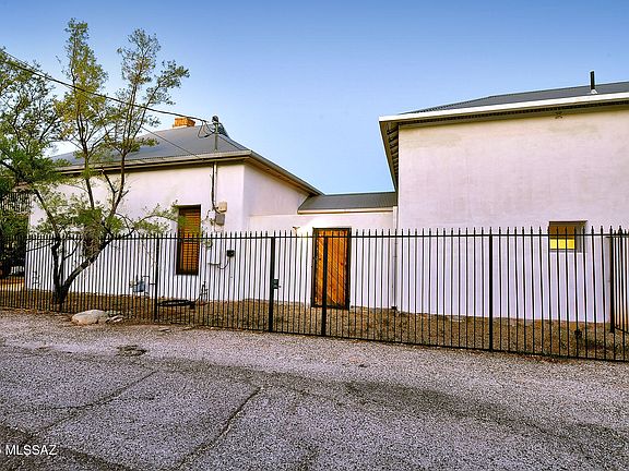 Tucson, Arizona, 85701, United States, 2 Bedrooms Bedrooms, ,3 BathroomsBathrooms,Residential,Forsale,1963517