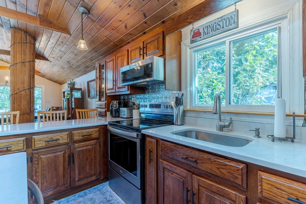 Kingston, New Hampshire, 03848, United States, 3 Bedrooms Bedrooms, ,2.5 BathroomsBathrooms,Residential,Forsale,2002414