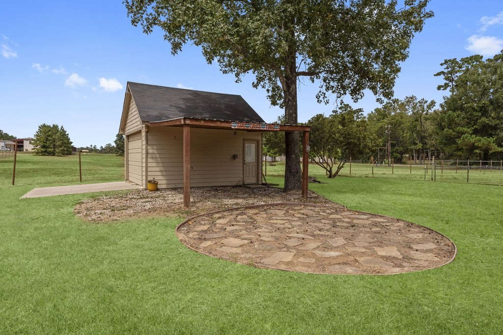 Montgomery, Texas, 77316, United States, 5 Bedrooms Bedrooms, ,3 BathroomsBathrooms,Residential,Forsale,1973417