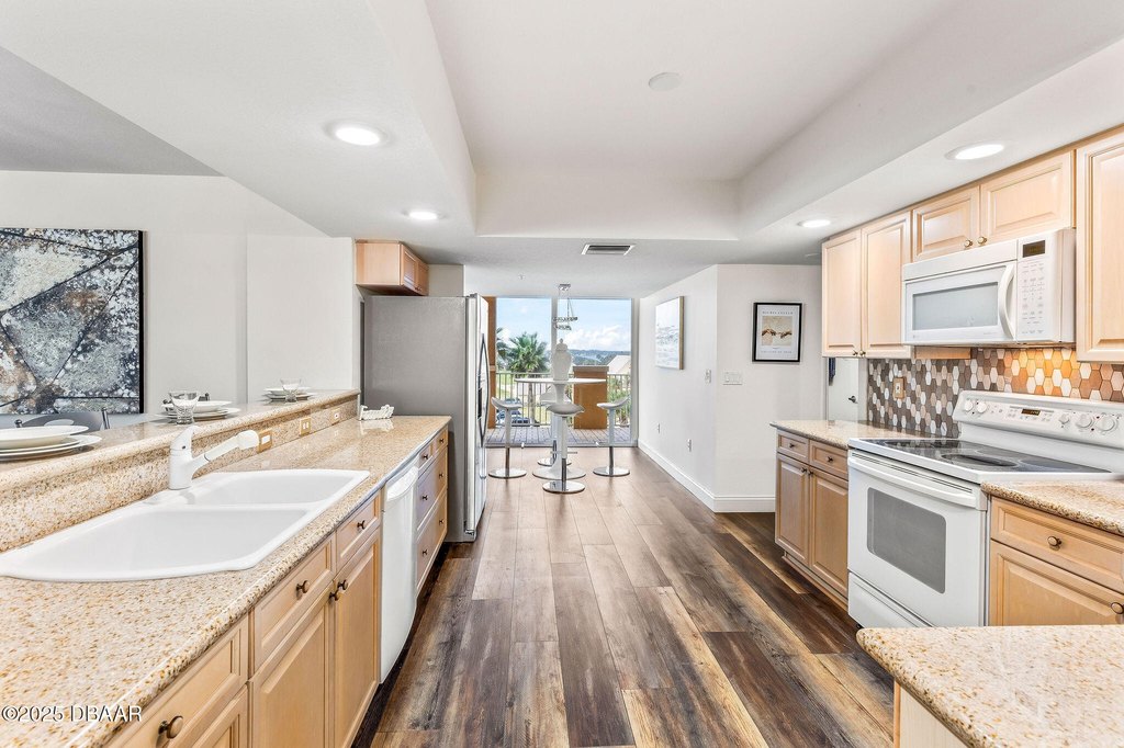 Daytona Beach Shores, Florida, 32118, United States, 3 Bedrooms Bedrooms, ,3 BathroomsBathrooms,Residential,Forsale,1990137