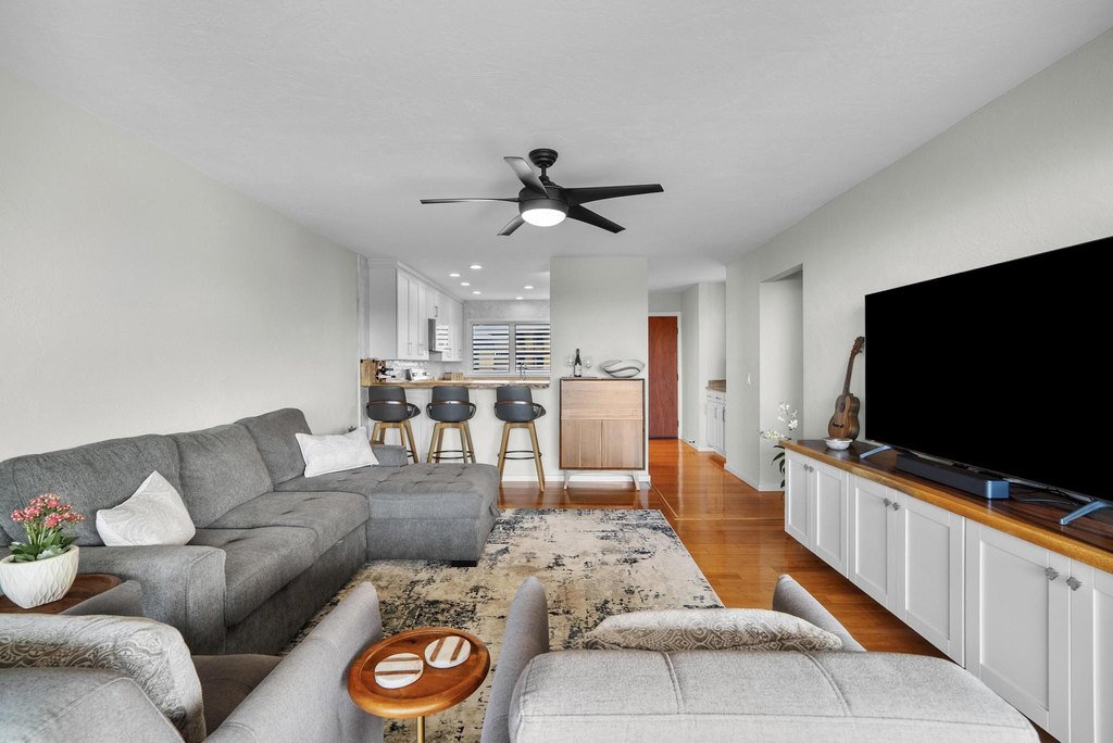 Kailua-Kona, Hawaii, 96740, United States, 2 Bedrooms Bedrooms, ,2 BathroomsBathrooms,Residential,Forsale,1989821